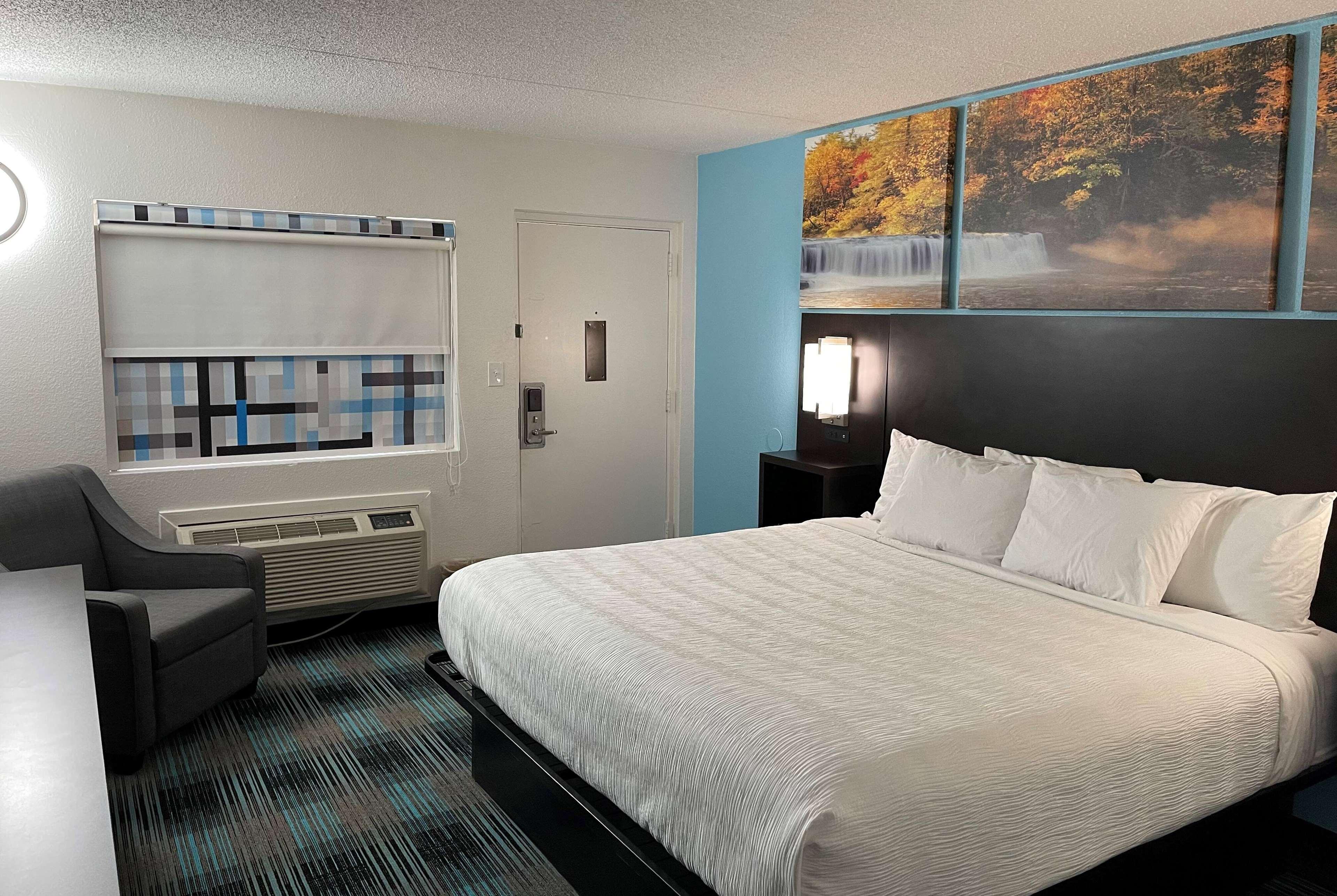 Days Inn By Wyndham Calhoun Ga I-75 And Us-41 Екстер'єр фото
