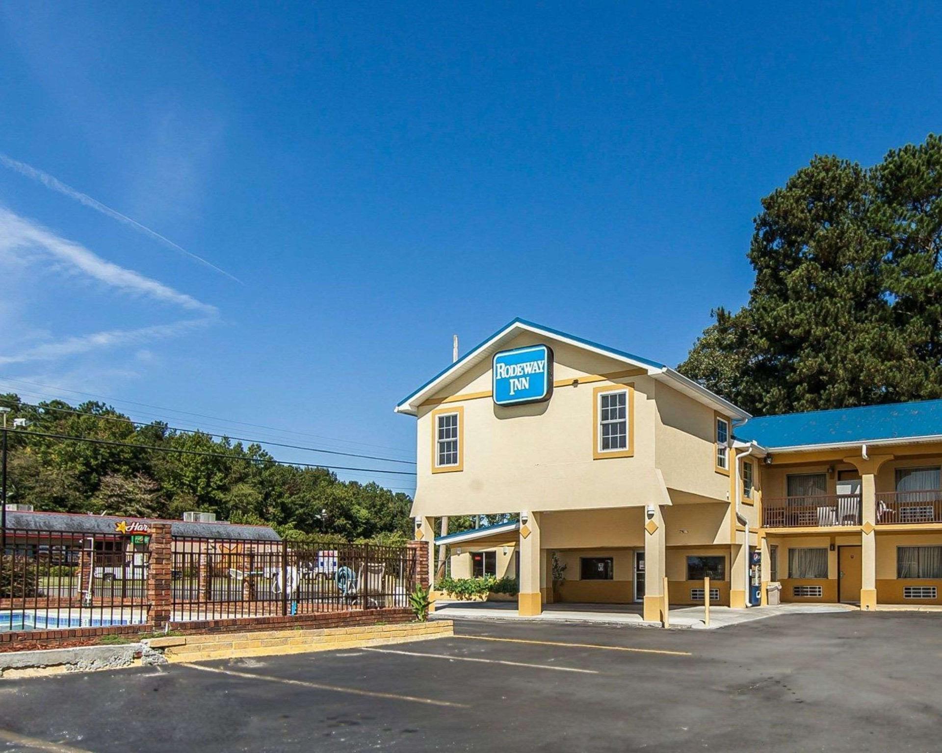 Days Inn By Wyndham Calhoun Ga I-75 And Us-41 Екстер'єр фото