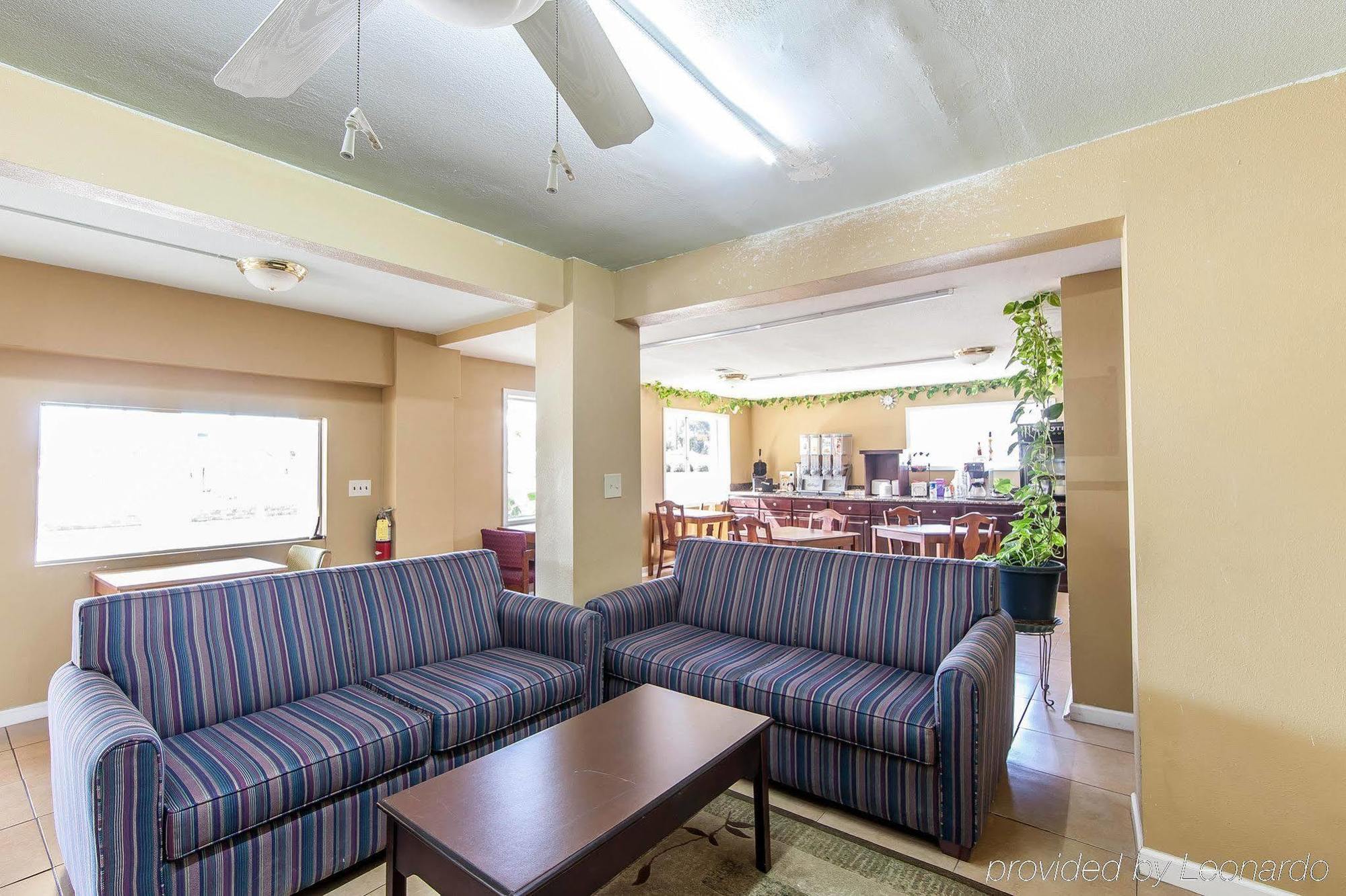Days Inn By Wyndham Calhoun Ga I-75 And Us-41 Екстер'єр фото