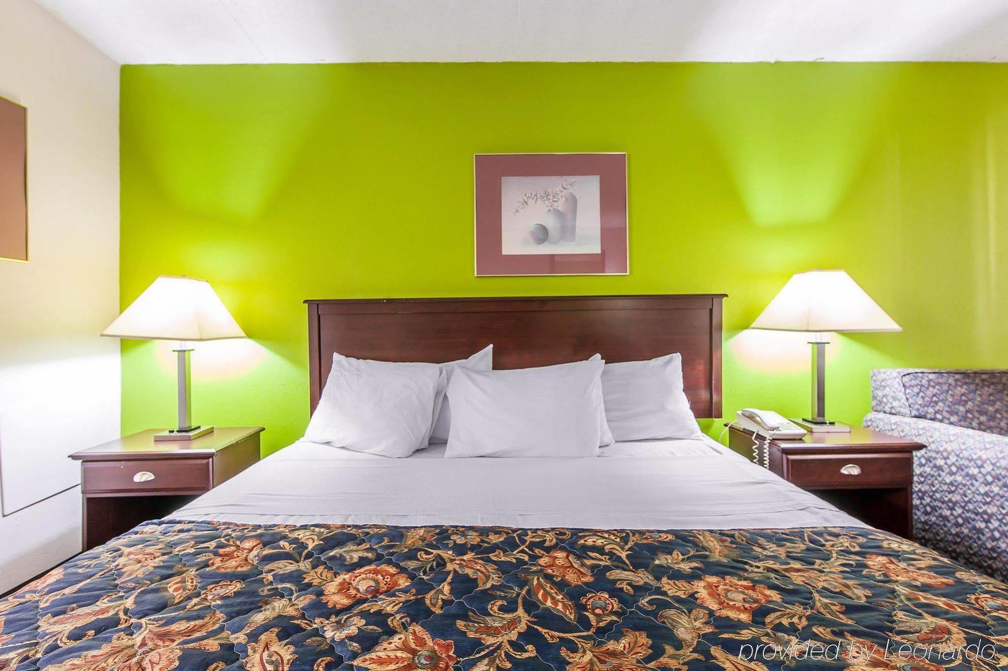 Days Inn By Wyndham Calhoun Ga I-75 And Us-41 Екстер'єр фото