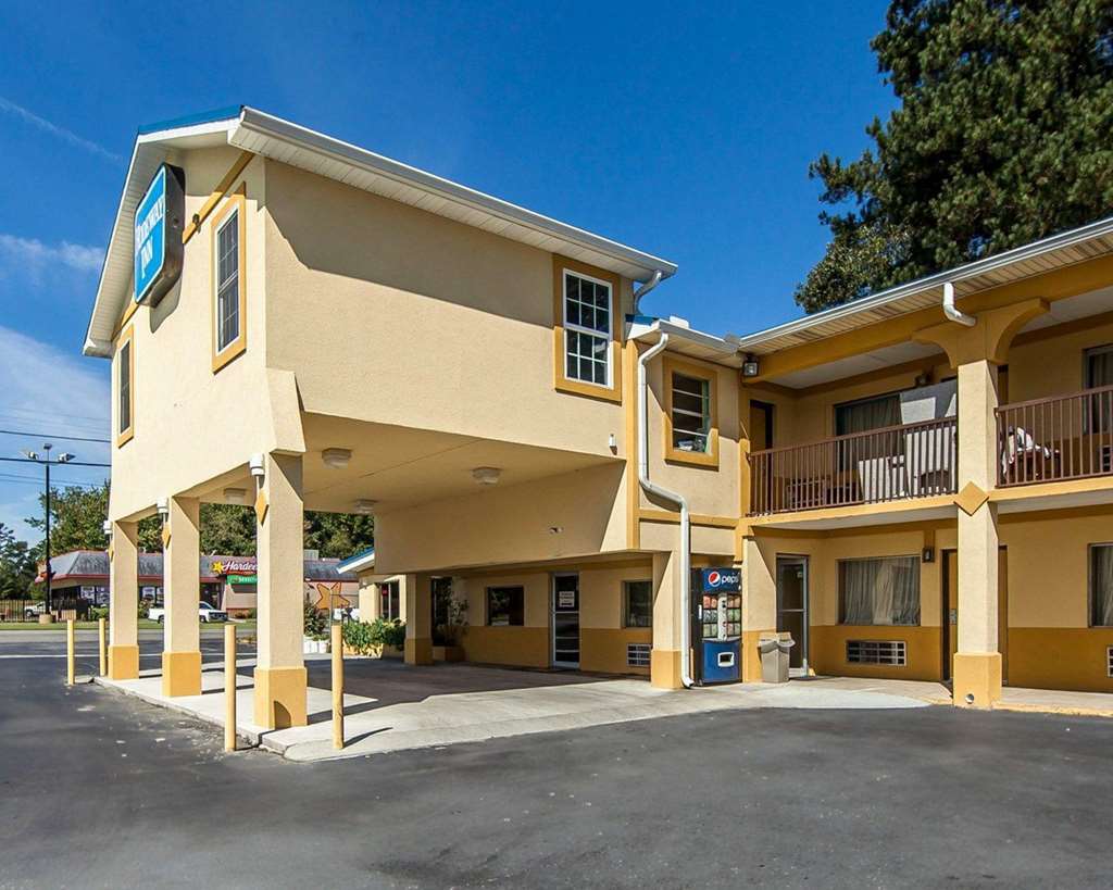 Days Inn By Wyndham Calhoun Ga I-75 And Us-41 Екстер'єр фото