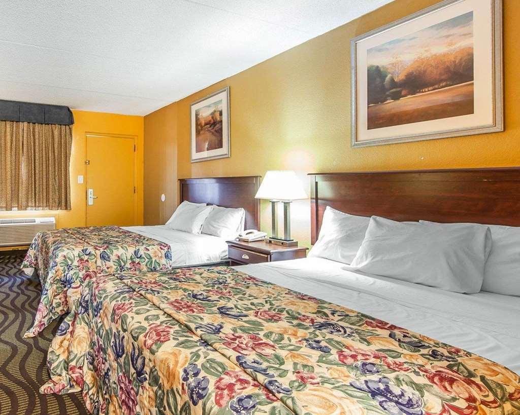 Days Inn By Wyndham Calhoun Ga I-75 And Us-41 Номер фото
