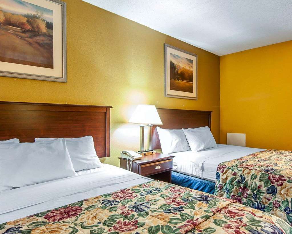 Days Inn By Wyndham Calhoun Ga I-75 And Us-41 Номер фото